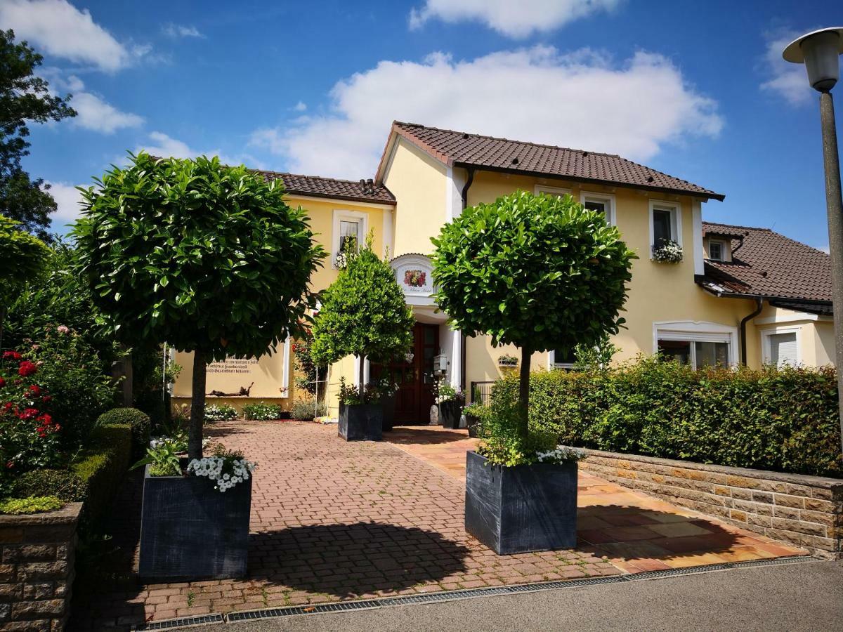 Das Kleine Hotel Iphofen, Fruehstueckszauber, No Waste, Nachhaltig, Nahe Aller Weingueter, Knauf Gips Kg Und Connekt, Kleines Secret Mit Garten & Terrassen, Tv Mirrorring, 55" Tv, Fine Dining, Hunde Willkommen Exteriör bild