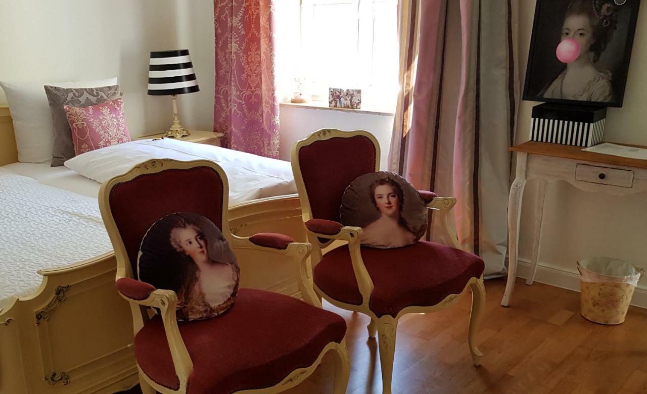Das Kleine Hotel Iphofen, Fruehstueckszauber, No Waste, Nachhaltig, Nahe Aller Weingueter, Knauf Gips Kg Und Connekt, Kleines Secret Mit Garten & Terrassen, Tv Mirrorring, 55" Tv, Fine Dining, Hunde Willkommen Exteriör bild