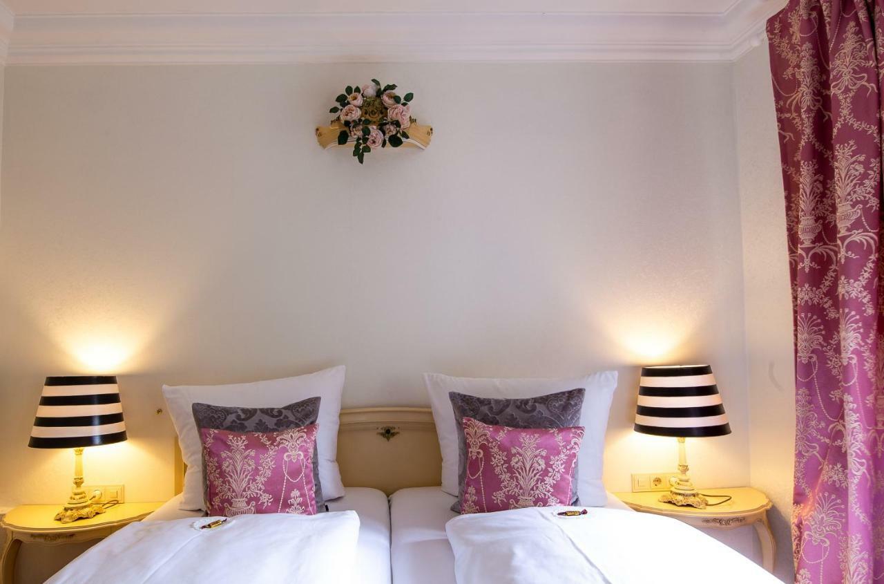 Das Kleine Hotel Iphofen, Fruehstueckszauber, No Waste, Nachhaltig, Nahe Aller Weingueter, Knauf Gips Kg Und Connekt, Kleines Secret Mit Garten & Terrassen, Tv Mirrorring, 55" Tv, Fine Dining, Hunde Willkommen Exteriör bild